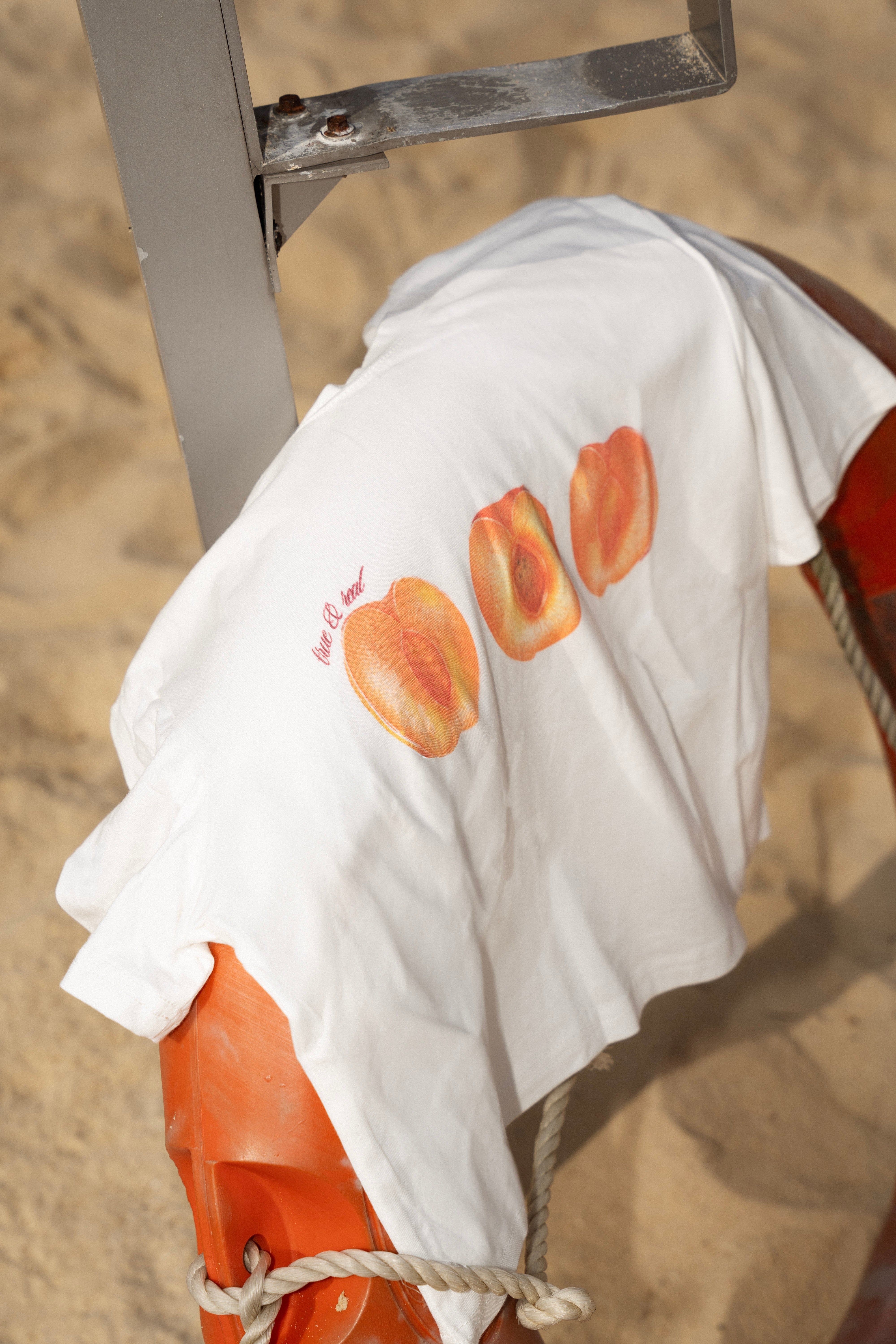 Sweet Peaches Classic Cropped Shirt