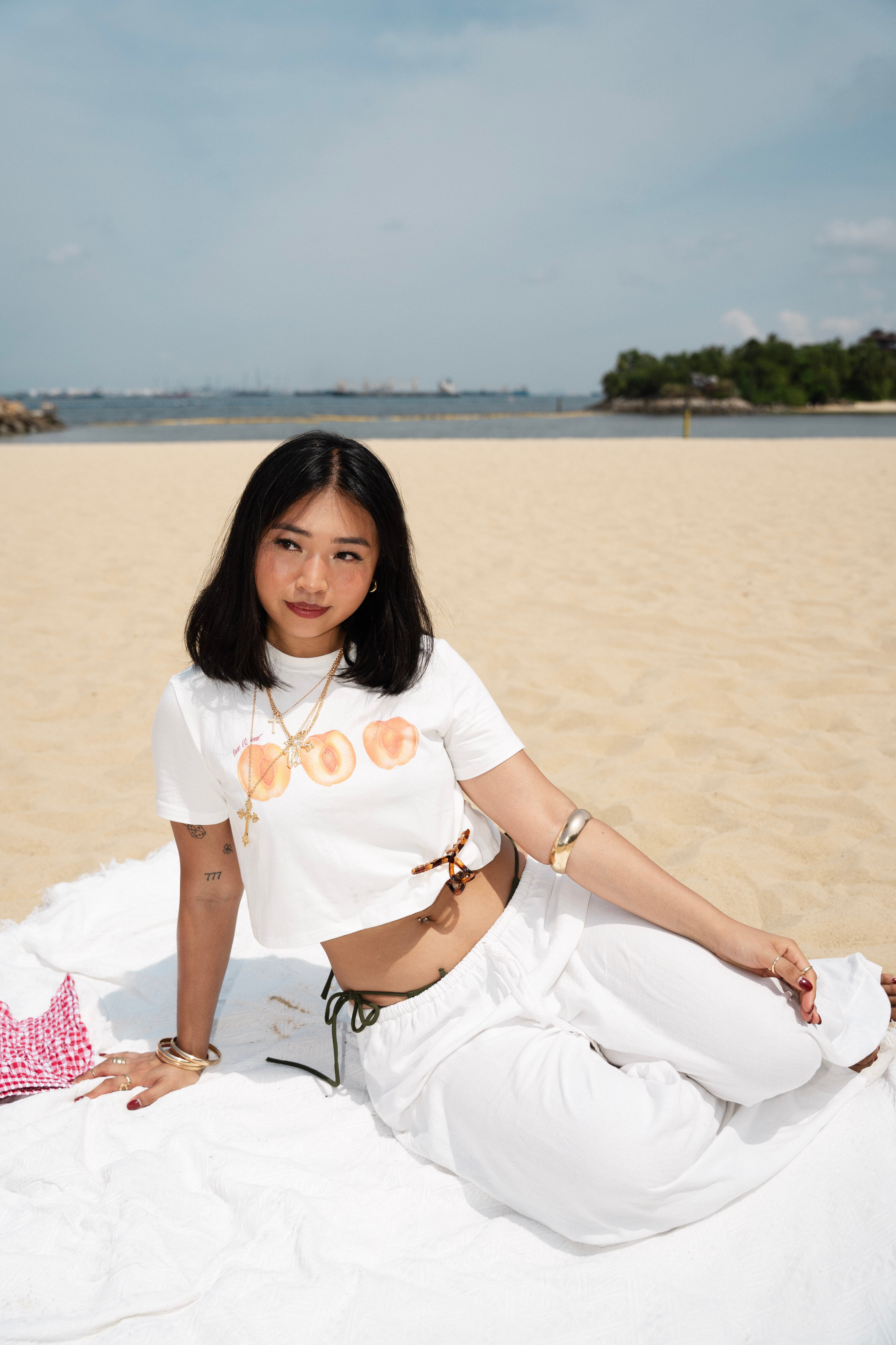 Sweet Peaches Classic Cropped Shirt